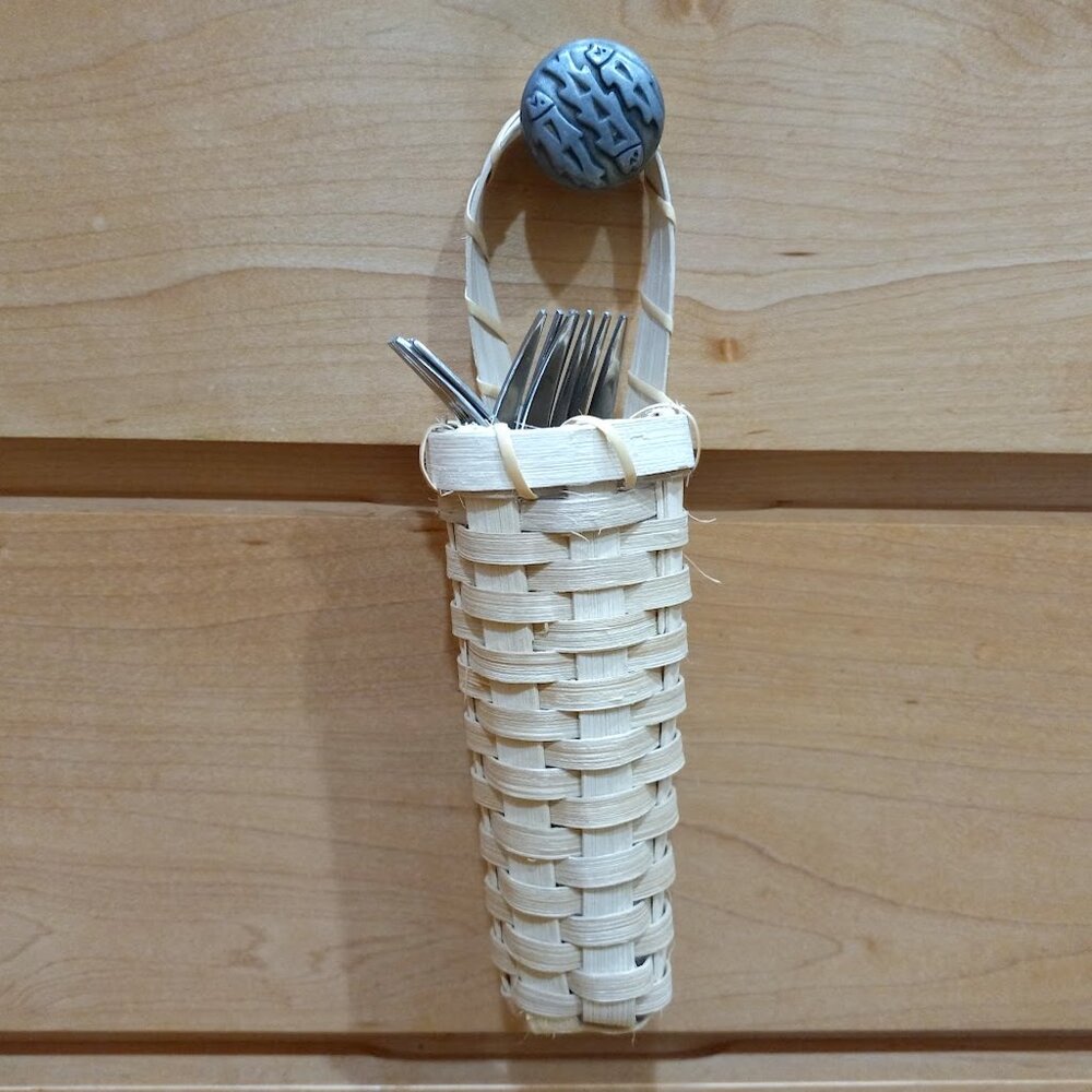 Ear of corn reed and cane handwoven basket - Picture 5 of 7